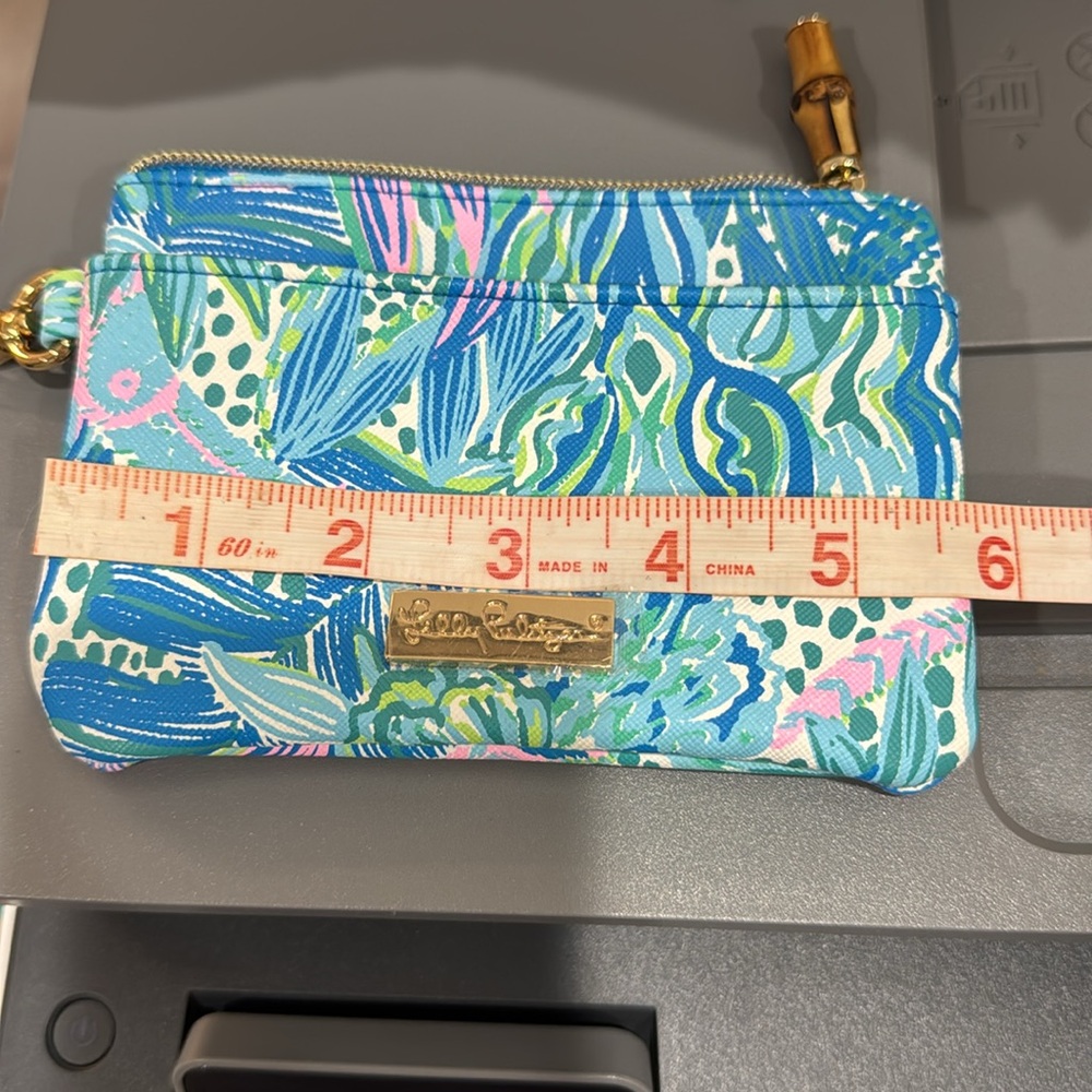 New  Lilly Pulitzer pouch - Picture 6 of 7
